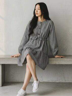 Gingham Long-Sleeve Tie-Waist Mini Dress - Black & White